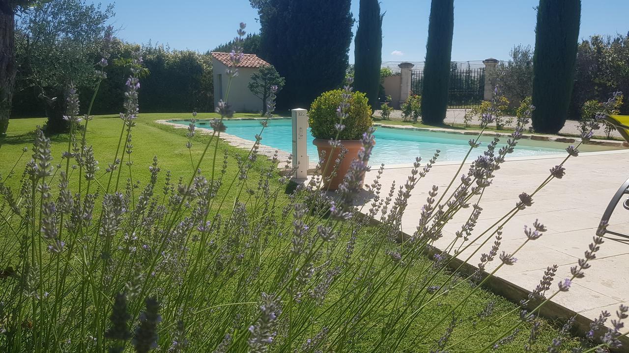 Bed and Breakfast Mas Saint Julien Cavaillon Esterno foto